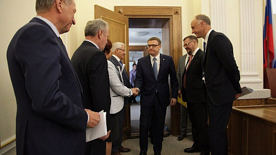 Текслер предложил перенести предприятия из города и реконструировать освободившиеся территории