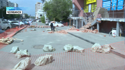 В доме, где обрушился фасад, проведут экспертизу