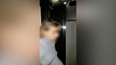 Беременная женщина с двумя пассажирами застряла в лифте ТРК «Космос»