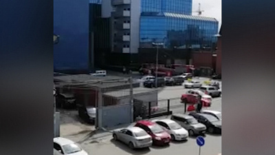 «Челябинск-сити» окружили автомобили пожарной службы