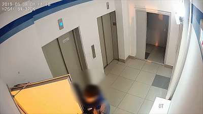 Взрослые парни решили пошалить как дети