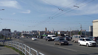 Рабочие пообещали завершить ремонт на Свердловском проспекте до утра вторника