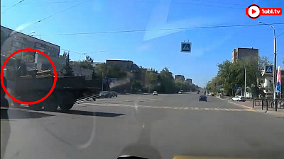 В центре Магнитогорска столкнулись очень громко трамвай и КамАЗ