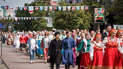 В День России южноуральцев приглашают на джазовый концерт, парад дружбы народов и выставку спортивных автомобилей