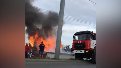 Сразу два ЧП случайно попало на видео очевидца в Челябинске
