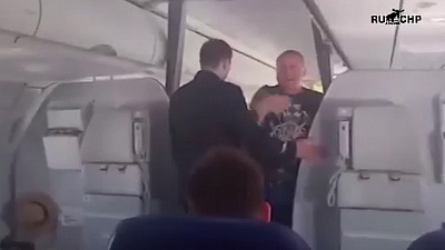 Самолет экстренно сел в Варшаве из-за россиянина