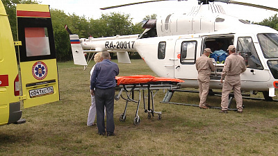 Двух пострадавших в аварии с пассажирским автобусом доставили вертолетом в Челябинск