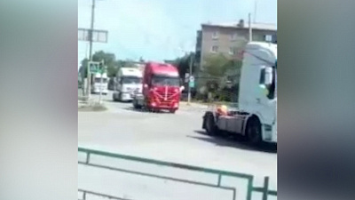 В одном из городов Южного Урала проехался самый необычный свадебный кортеж