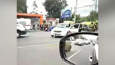 На Комсомольском проспекте автомобилист сбил трёх пешеходов 