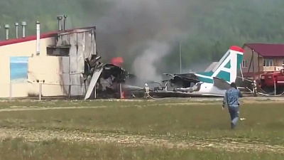 Пассажирский самолет в Бурятии загорелся при экстренной посадке