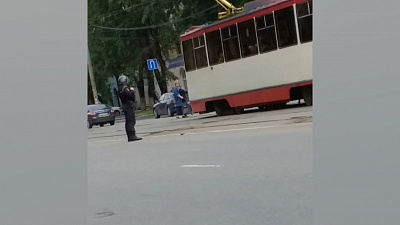 Предмет, похожий на гранату, обнаружили на трамвайных путях улицы Горького