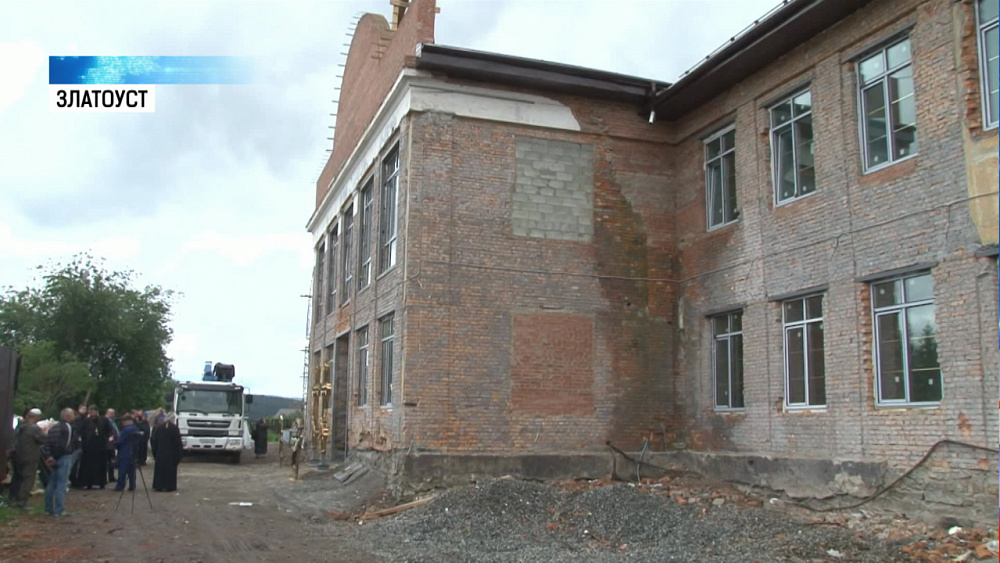 На епархиальном здании установят статуи ангелов