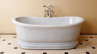 Ванна из камня — как выбрать правильно