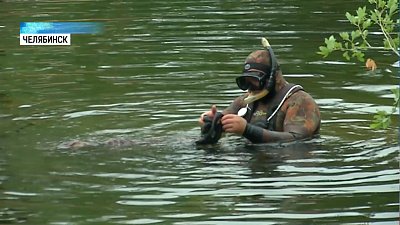 Подводные охотники почистили водоём в Гагарина