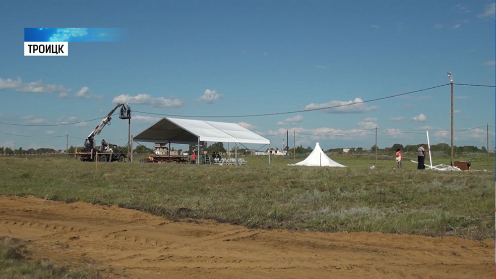 В Троицке устанавливают юрты к областному Сабантую