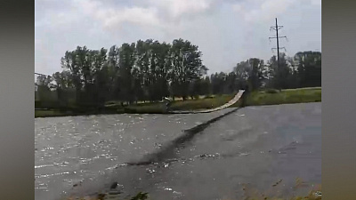 Троицких детей сдуло в реку