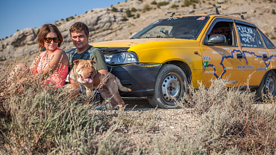 Южноуральская семья за два года объехала всю Россию на старом автомобиле
