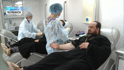 Прихожане кафедрального собора сдали кровь