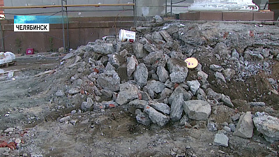 Театры и музеи Челябинска затянули строительными лесами