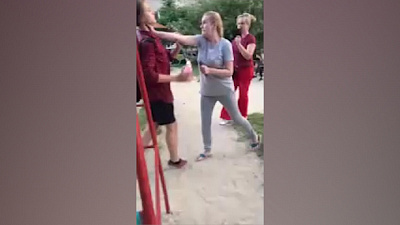 «Яжматери» накинулись на целующуюся пару