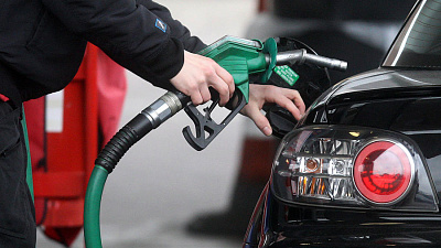 «Справедливая Россия» требует отменить налоговый маневр, чтобы снизились цены на бензин