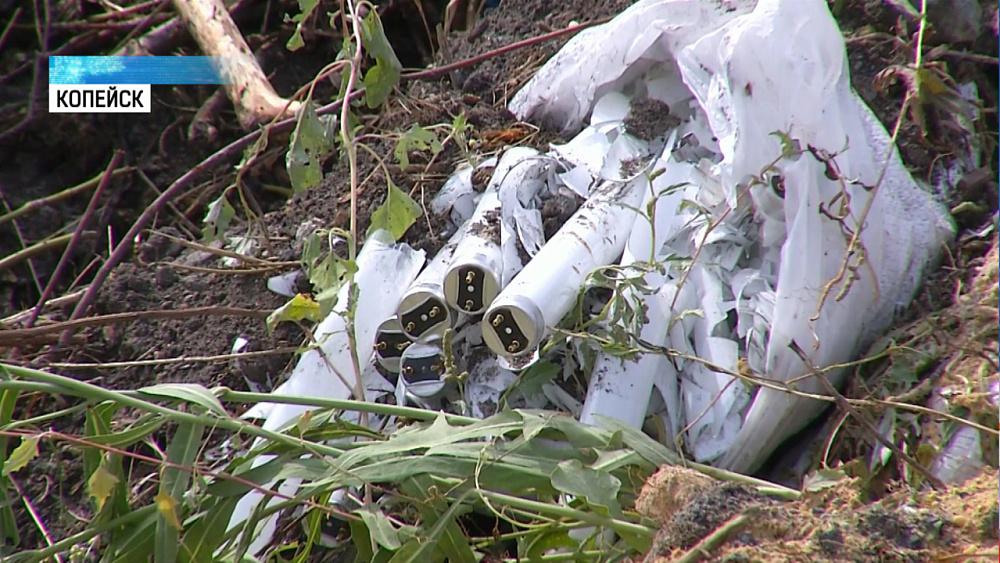 Жители Копейска жалуются на свалку с ртутью