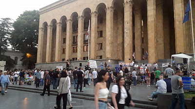 Своим ходом: россияне продолжают ездить в Грузию, несмотря на политический конфликт Своим ходом: россияне продолжают ездить в Грузию, несмотря на политический конфликт