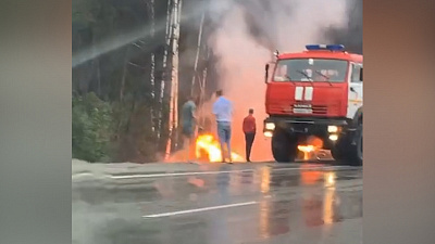 В ДТП на М5 фура сгорела дотла. ВИДЕО