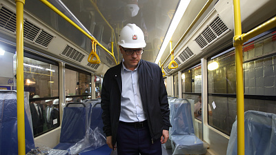 Алексей Текслер предложил руководству УКВЗ испытать новый трамвай в Челябинске