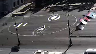 На площади Революции началась реализация арт-объекта Sad Face. ВИДЕО