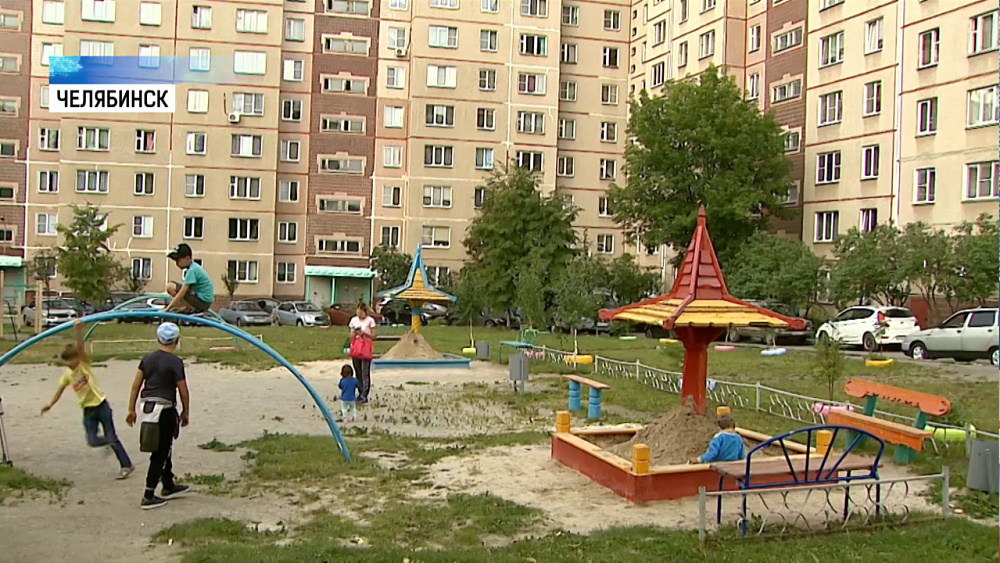 Жители Комсомольского проспекта просят обустроить двор