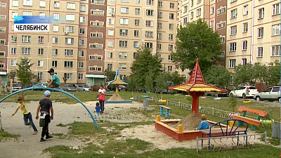 Жители Комсомольского проспекта просят обустроить двор