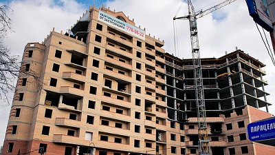 Дольщики «Новограда» в очередной раз не могут добиться достройки своего дома