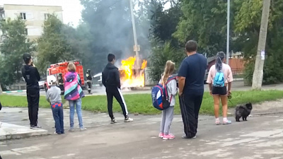 В Курчатовском районе Челябинска сгорели мусорные баки
