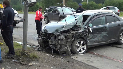 Момент аварии в Златоусте попал в объектив видео-регистратора