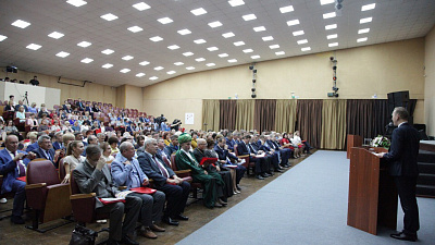 В южноуральских школах введут обязательные уроки шахмат и два иностранных языка В южноуральских школах введут обязательные уроки шахмат и два иностранных языка