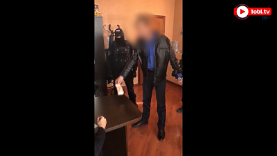 Верхнеуфалейский чиновник попался на взятке