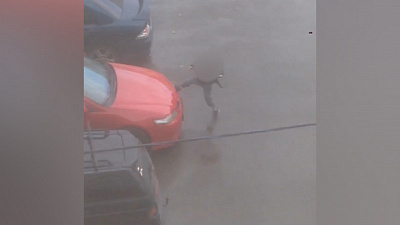 Дети портят машины во дворах Челябинска