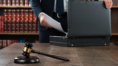 Адвокат по уголовным делам: помощь опытного юриста в решении сложных вопросов