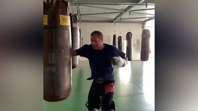 Александр Емельяненко будет биться с челябинским «Стронгмэном» Александр Емельяненко будет биться с челябинским «Стронгмэном»