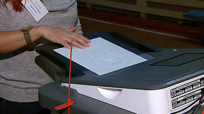 Свой голос за кандидатов отдали первые жители Челябинска