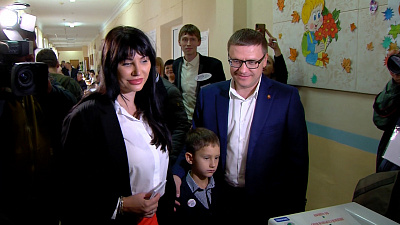 Кандидат в губернаторы Алексей Текслер проголосовал на выборах