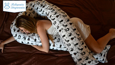 Подушка для кормления: практичный и удобный атрибут для каждой мамы