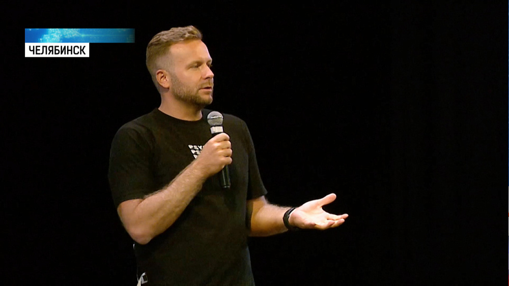 Режиссер «Салют-7» встретился с металлургами Челябинска