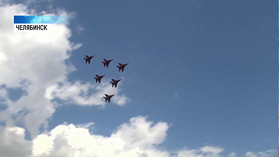 Группа «Стрижи» устроила авиашоу на аэродроме «Шагол»