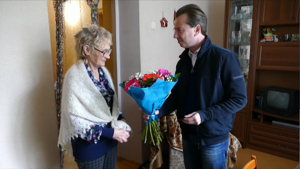 Дочь участника войны получила медаль