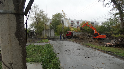 Представители «Свободы2» вышли с требованиями проложить к их центру нормальную пешеходную дорогу Представители «Свободы2» вышли с требованиями проложить к их центру нормальную пешеходную дорогу