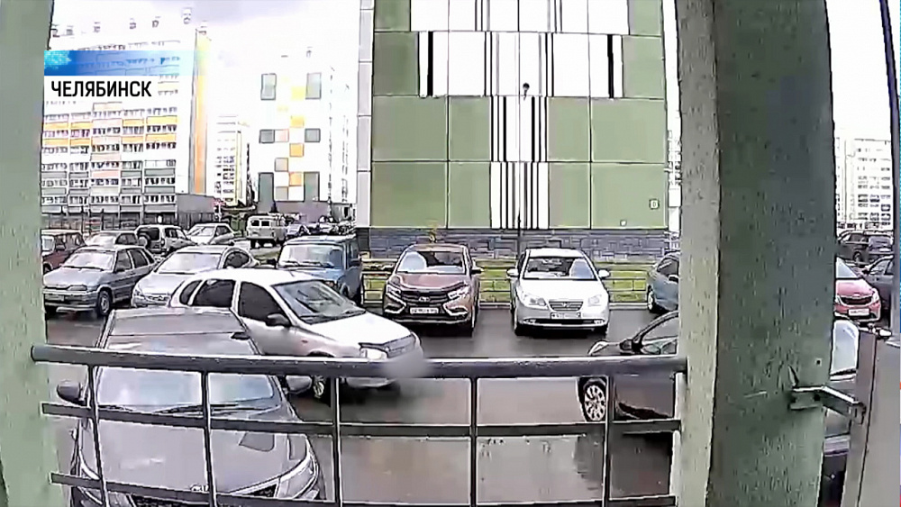 Виновника ДТП обнаружили с помощью «Умного домофона»