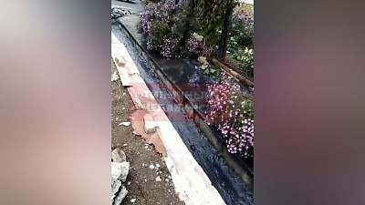 Цветочные клумбы утопают в мазуте в Курчатовском районе Челябинска