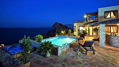 Дом на курортном побережье Средиземного моря в Турции